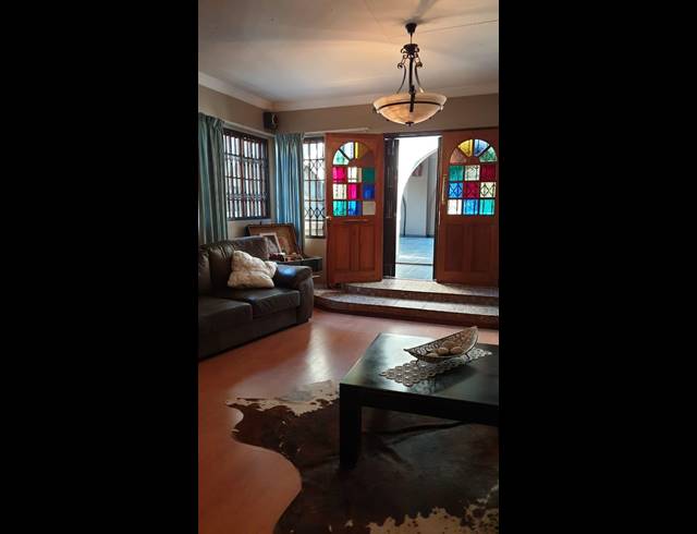3 BEDROOM FREEHOLD SOLD IN WONDERBOOM SOUTH